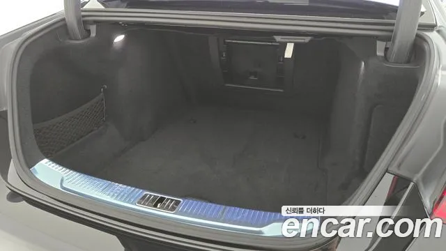 Mercedes-Benz S-Class 2025 thumb 12