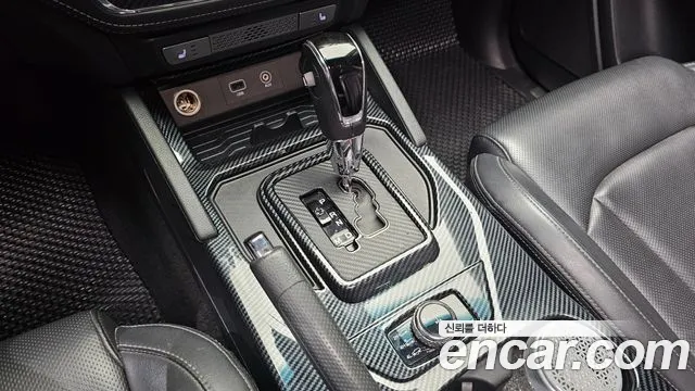 KGM Rexton 2018 thumb 12