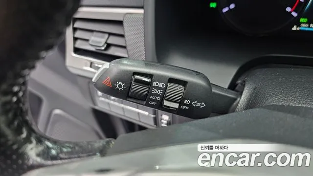 KGM Rexton 2018 thumb 2