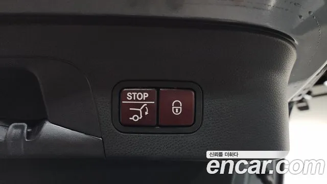 Mercedes-Benz GLC 2017 thumb 9