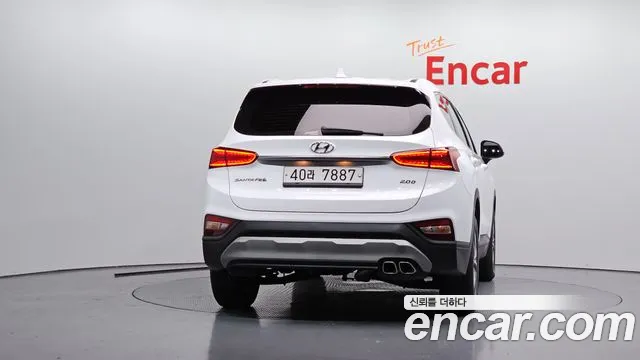 Hyundai Santa Fe 2018 thumb 9