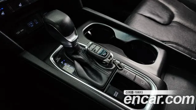 Hyundai Santa Fe 2018 thumb 5