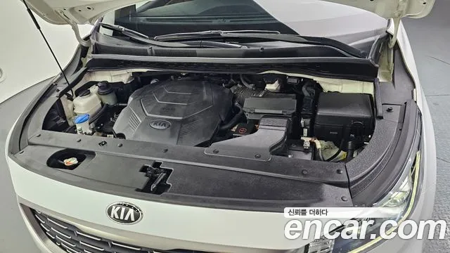 Kia Carnival 2018 thumb 11