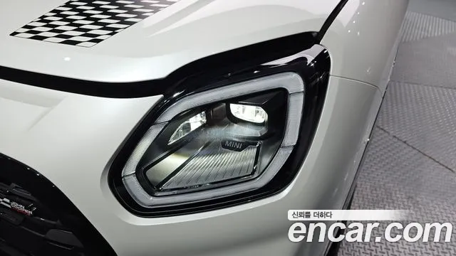 Mini Cooper 2025 thumb 6