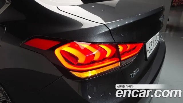 Genesis G80 2018 thumb 10