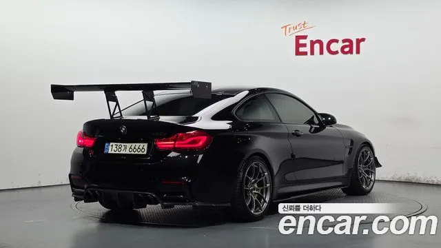BMW M4 2018 thumb 8