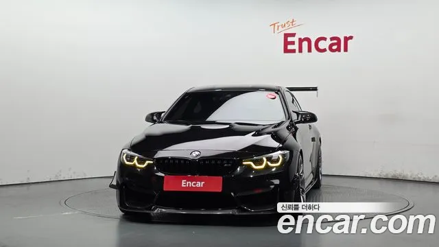BMW M4 2018 thumb 11