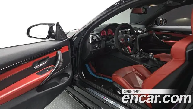 BMW M4 2018 thumb 2