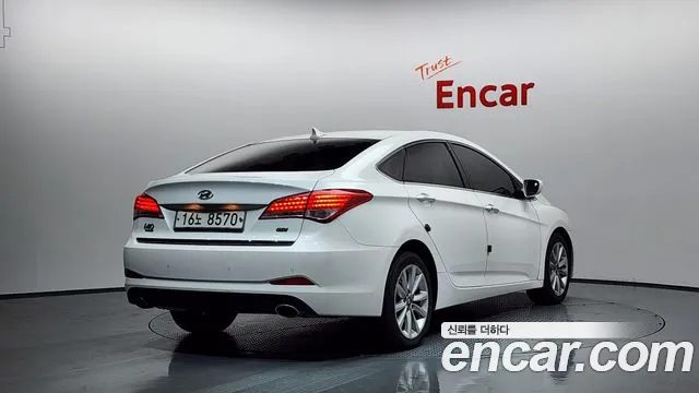Hyundai i40 2013 thumb 9