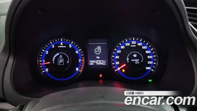 Hyundai i40 2013 thumb 5