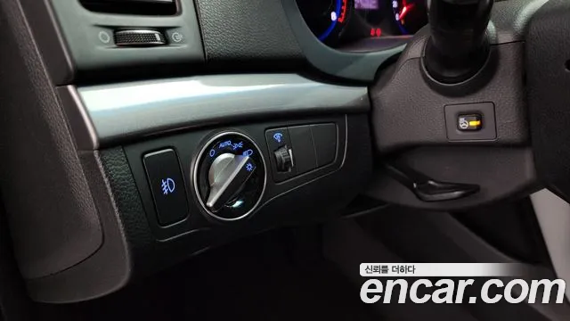 Hyundai i40 2013 thumb 8