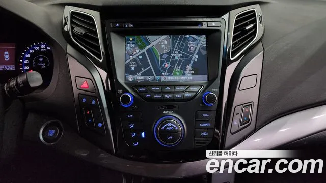 Hyundai i40 2013 thumb 2