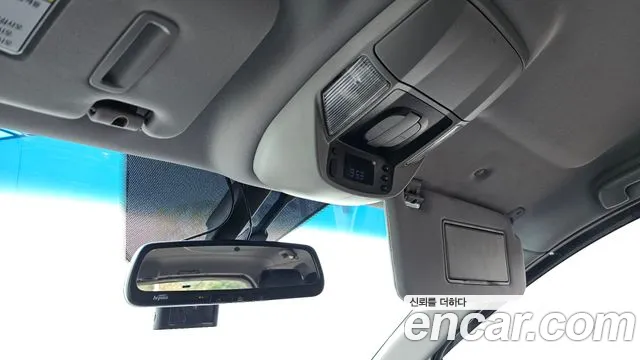 KGM Korando 2017 thumb 12
