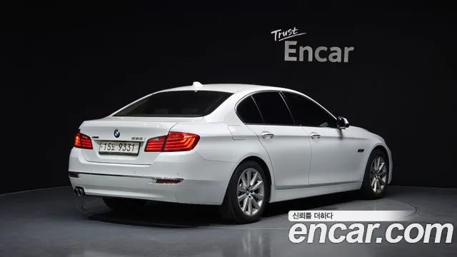 BMW 5 серии 2016 thumb 4