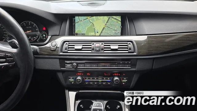 BMW 5 серии 2016 thumb 6