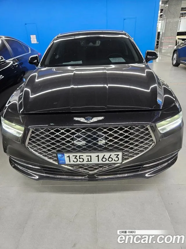 Genesis G90 2018 thumb 5
