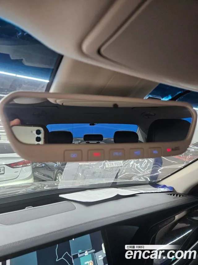 Genesis G90 2018 thumb 6