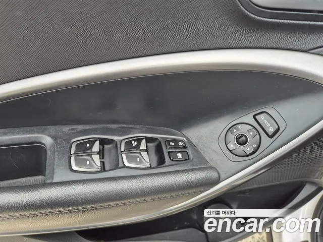Hyundai Санта Фе 2012 thumb 9