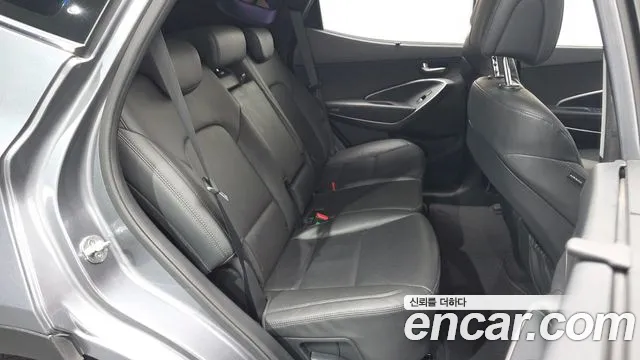 Hyundai Santafe 2017 thumb 12