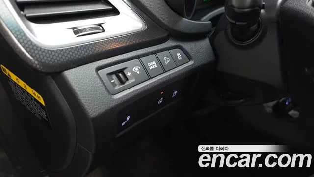 Hyundai Santafe 2017 thumb 3