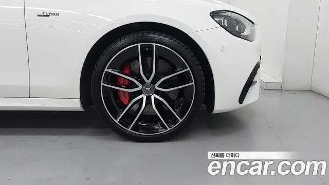 Mercedes-Benz E-Class 2021 thumb 4