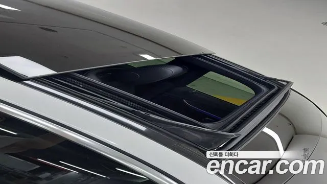 Mercedes-Benz E-Class 2021 thumb 12