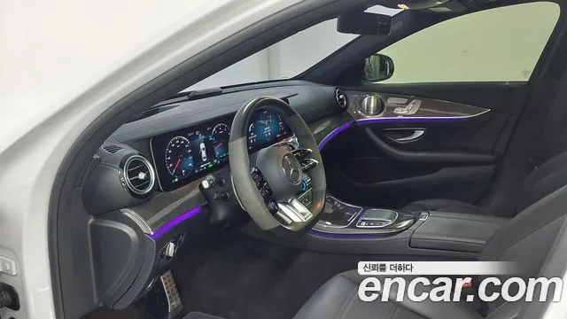 Mercedes-Benz E-Class 2021 thumb 3