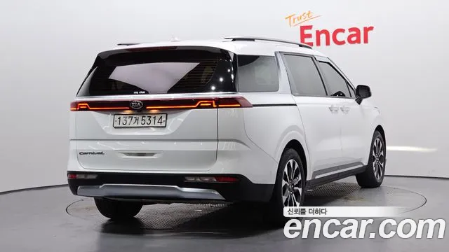 Kia Carnival 2021 thumb 4