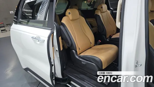 Kia Carnival 2021 thumb 7