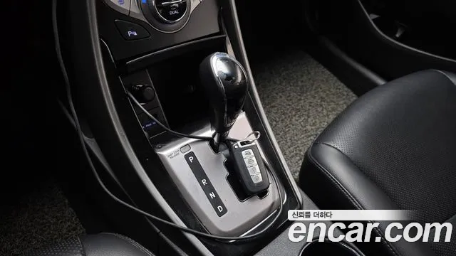 Hyundai Avante 2013 thumb 11