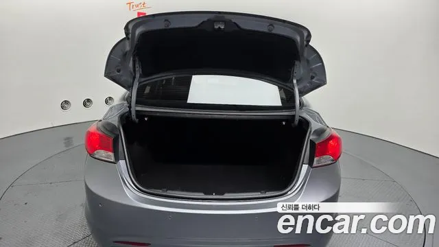 Hyundai Avante 2013 thumb 6