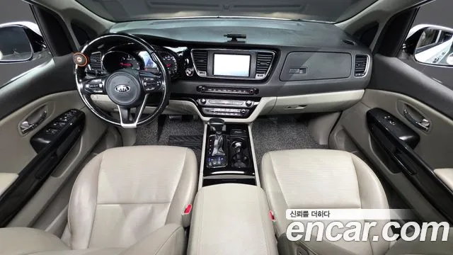 Kia Carnival 2016 thumb 2