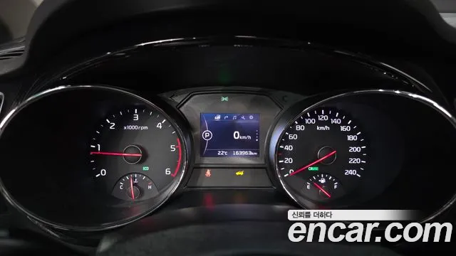 Kia Carnival 2016 thumb 10
