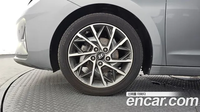 Hyundai Avante 2018 thumb 5