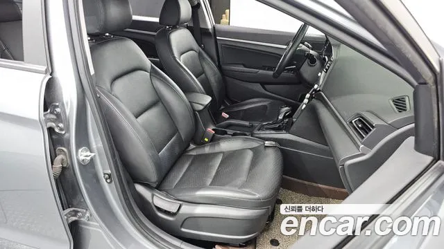 Hyundai Avante 2018 thumb 3