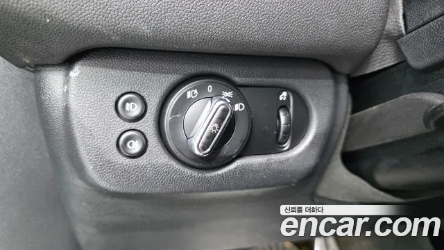 Mini Cooper Clubman 2020 thumb 8