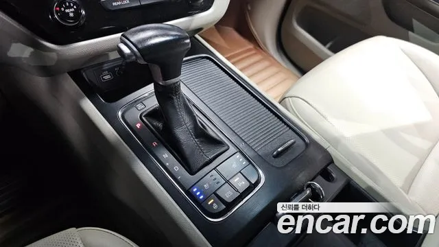 Kia Carnival 2017 thumb 9