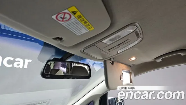 Kia Carnival 2017 thumb 2