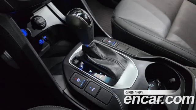 Hyundai Santafe 2018 thumb 6