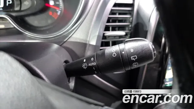 Renault QM3 2017 thumb 12