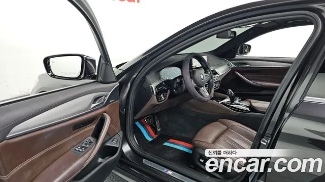 BMW 5 серии 2019 thumb 10