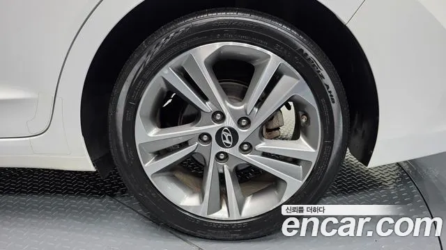 Hyundai AD 2018 thumb 7