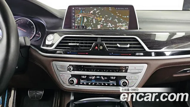 BMW 7 серии 2019 thumb 9