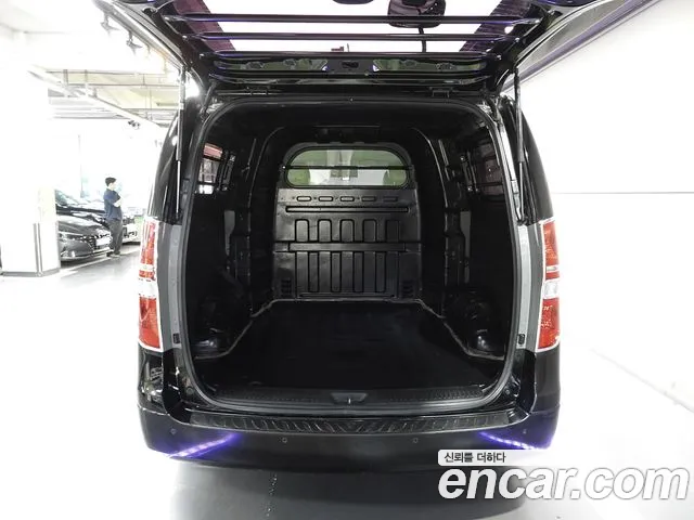 Hyundai Staria 2019 thumb 10
