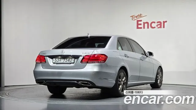 Mercedes-Benz E-Class 2015 thumb 8