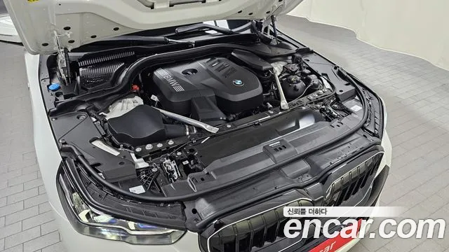 BMW 5 серии 2025 thumb 12