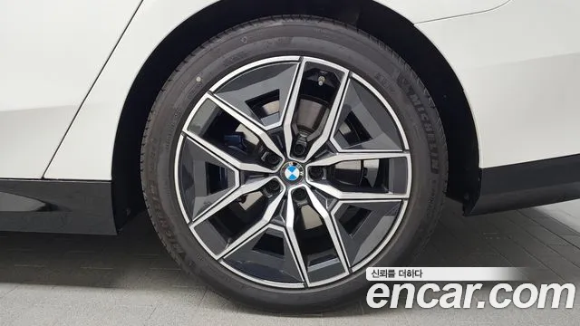 BMW 5 серии 2025 thumb 7
