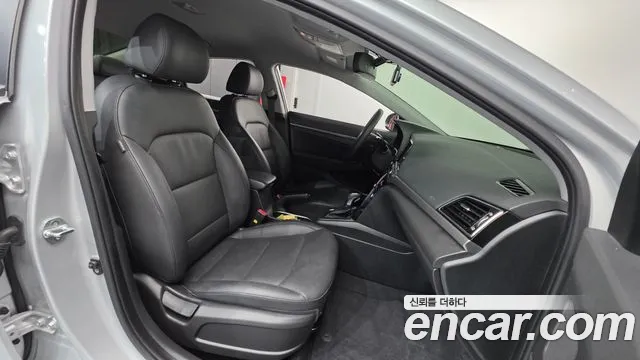 Hyundai AD 2017 thumb 10