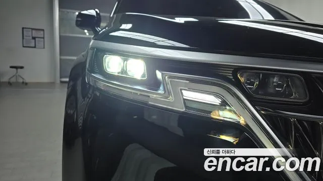 Kia Carnival 2021 thumb 3
