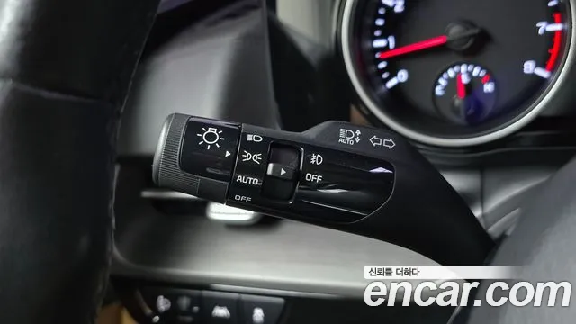 Kia Carnival 2021 thumb 5